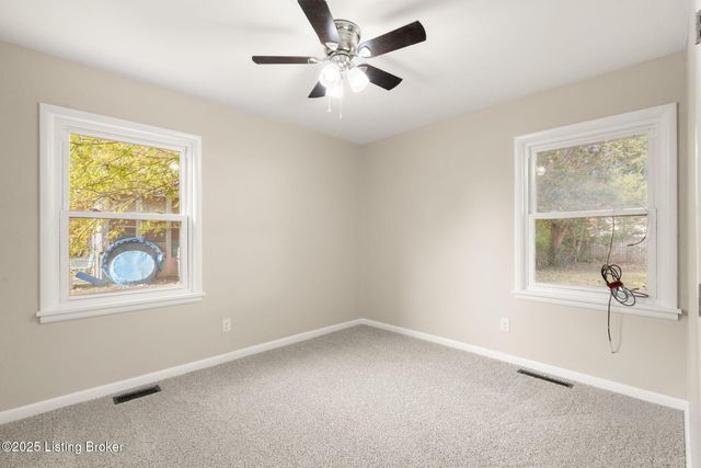 5919 Middlerose Cir, Louisville, KY 40272