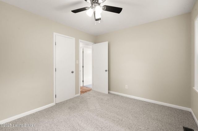 5919 Middlerose Cir, Louisville, KY 40272