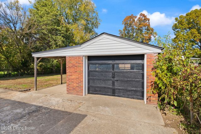 5919 Middlerose Cir, Louisville, KY 40272