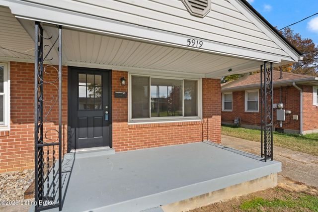 5919 Middlerose Cir, Louisville, KY 40272