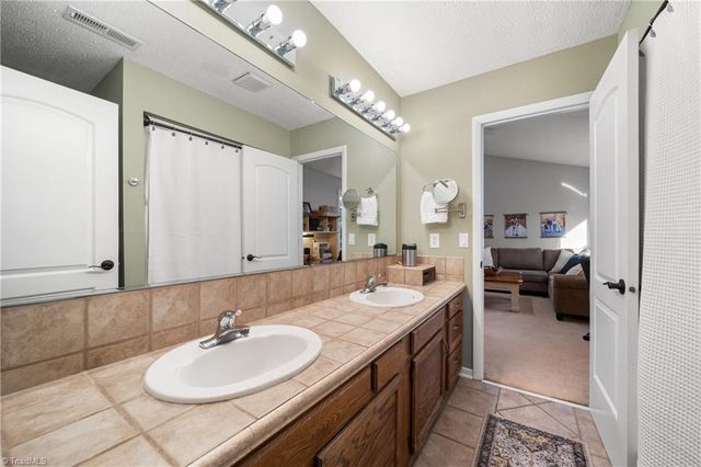 813 Horncastle Road, Winston-salem, NC 27104