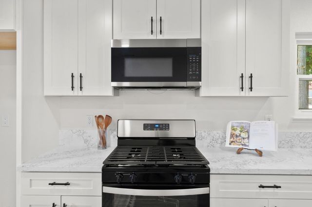 8917 Aksarben Dr, Orangevale, CA 95662