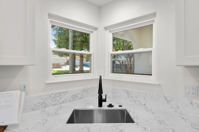 8917 Aksarben Dr, Orangevale, CA 95662