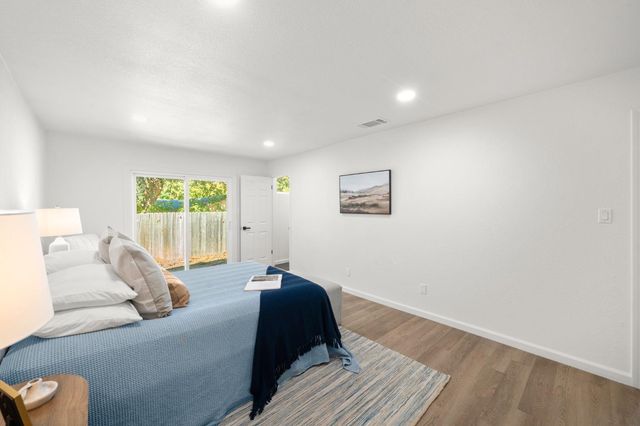 8917 Aksarben Dr, Orangevale, CA 95662