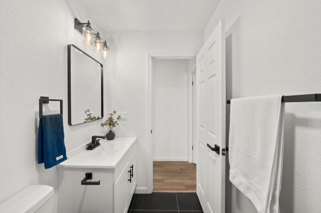 8917 Aksarben Dr, Orangevale, CA 95662