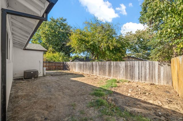 8917 Aksarben Dr, Orangevale, CA 95662