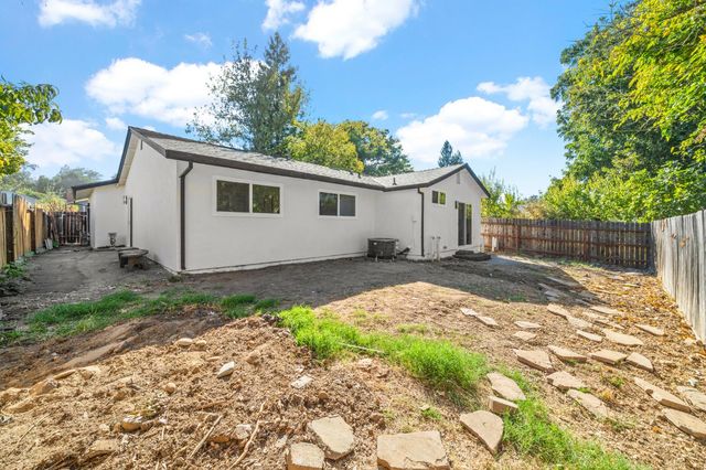 8917 Aksarben Dr, Orangevale, CA 95662