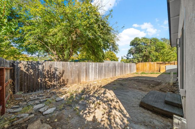 8917 Aksarben Dr, Orangevale, CA 95662