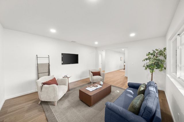 8917 Aksarben Dr, Orangevale, CA 95662