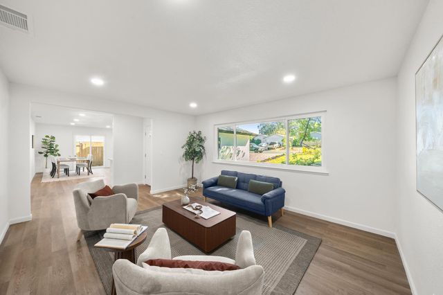 8917 Aksarben Dr, Orangevale, CA 95662