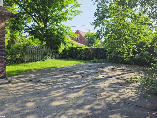 6110-6112 Yorkshire Street, Detroit, MI 48225