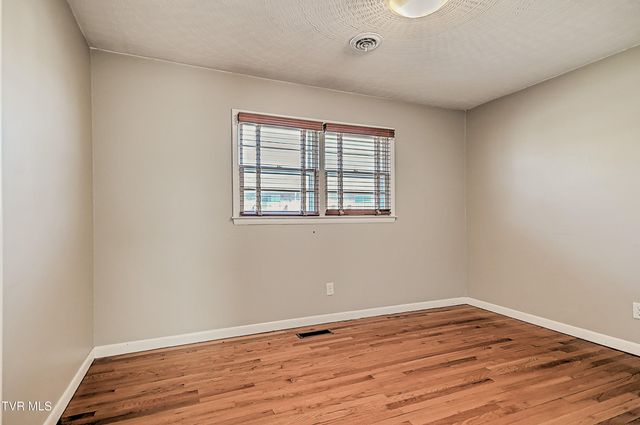 115 Edgefield Road, Bristol, TN 37620