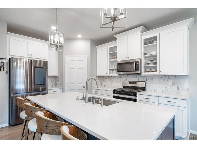 3872 Red Valley Cir, Castle Rock, CO 80104