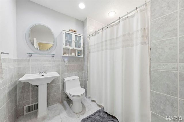 2233 Hood Avenue, Overland, MO 63114