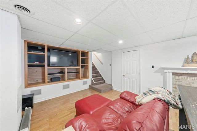 2233 Hood Avenue, Overland, MO 63114