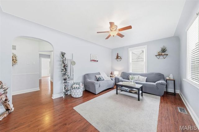 2233 Hood Avenue, Overland, MO 63114