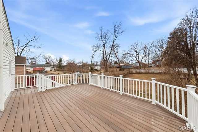 2233 Hood Avenue, Overland, MO 63114