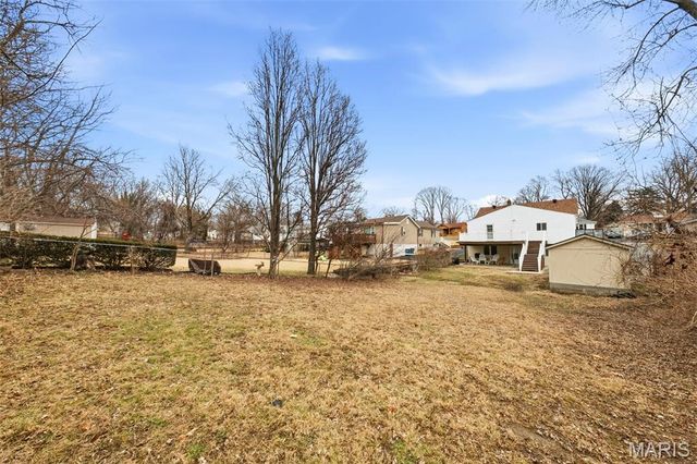 2233 Hood Avenue, Overland, MO 63114