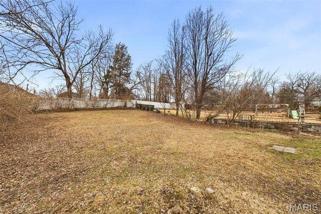 2233 Hood Avenue, Overland, MO 63114