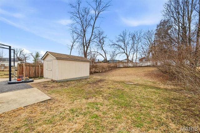 2233 Hood Avenue, Overland, MO 63114