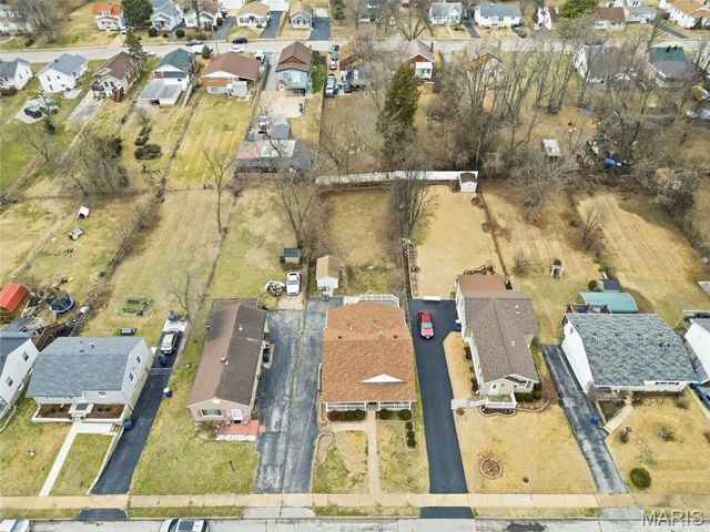 2233 Hood Avenue, Overland, MO 63114