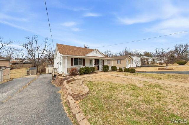 2233 Hood Avenue, Overland, MO 63114