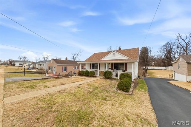 2233 Hood Avenue, Overland, MO 63114