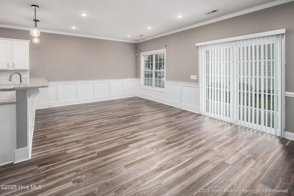 Image 8 of property listing at 3501 Holman Way A, Greenville, NC 27834