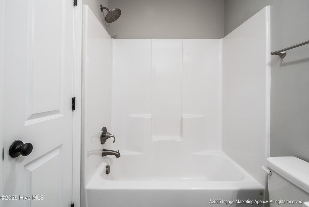 Image 18 of property listing at 3501 Holman Way A, Greenville, NC 27834