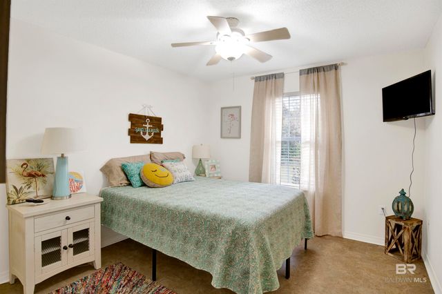 9427 Hammock Road, Elberta, AL 36530