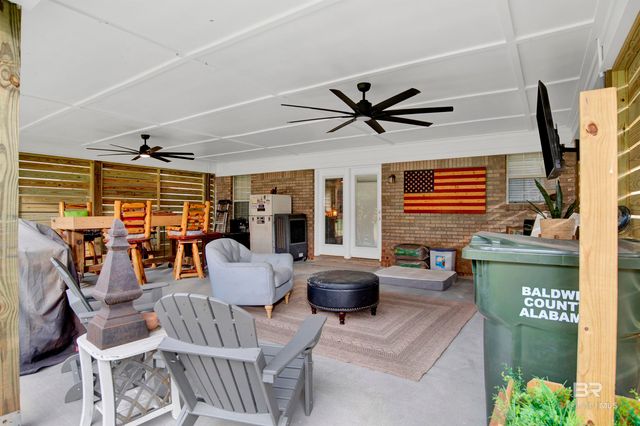 9427 Hammock Road, Elberta, AL 36530