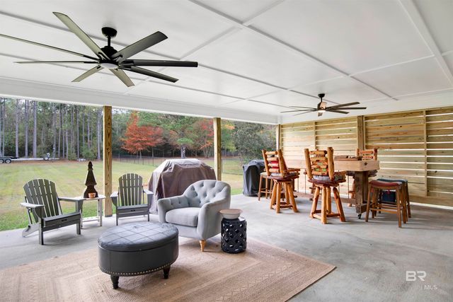 9427 Hammock Road, Elberta, AL 36530