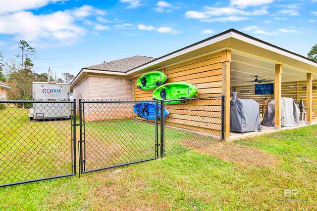 9427 Hammock Road, Elberta, AL 36530