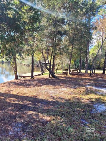 9427 Hammock Road, Elberta, AL 36530