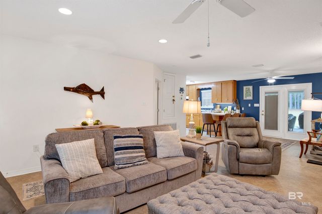 9427 Hammock Road, Elberta, AL 36530