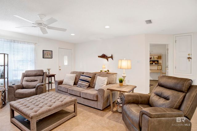 9427 Hammock Road, Elberta, AL 36530