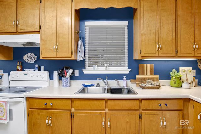 9427 Hammock Road, Elberta, AL 36530