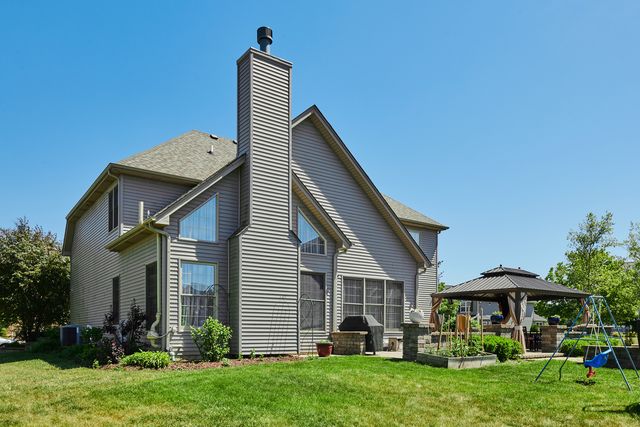 26300 W Chatham Drive, Plainfield, IL 60585