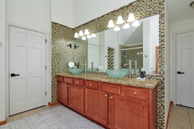 26300 W Chatham Drive, Plainfield, IL 60585