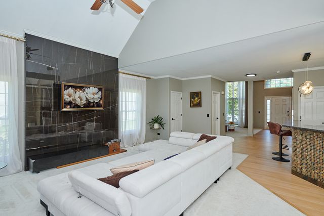 26300 W Chatham Drive, Plainfield, IL 60585