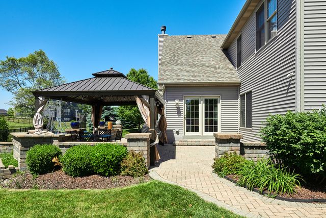 26300 W Chatham Drive, Plainfield, IL 60585