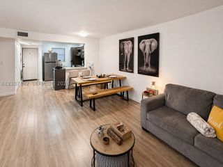 8421 Lagos De Campo Blvd 309T, Tamarac, FL 33321