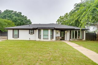 217 NE Rosamond Street, Burleson, TX 76028