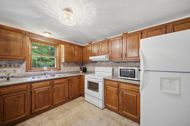 23 Samuel Drive, Epsom, NH 03234