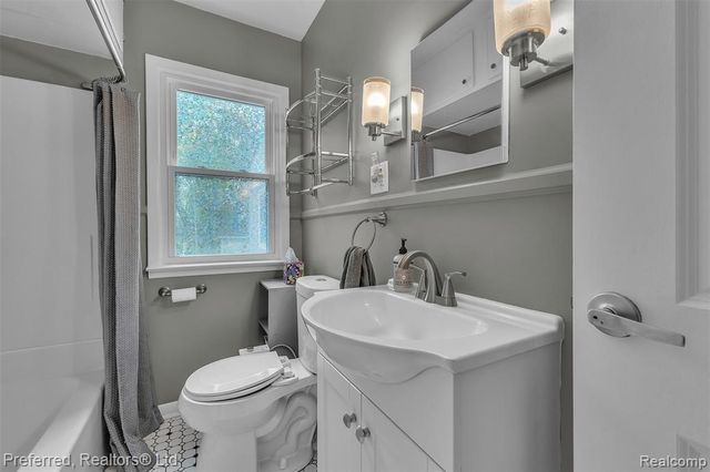 2412 Packard Street, Ann Arbor, MI 48104