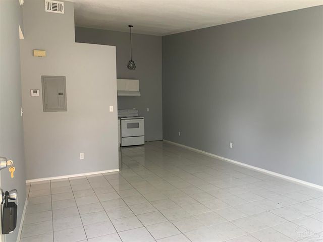 6818 Tiki Ln 3, Pensacola, FL 32503