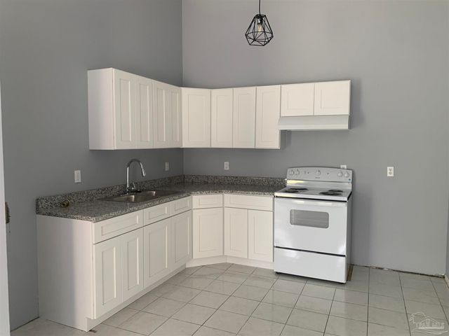 6818 Tiki Ln 3, Pensacola, FL 32503