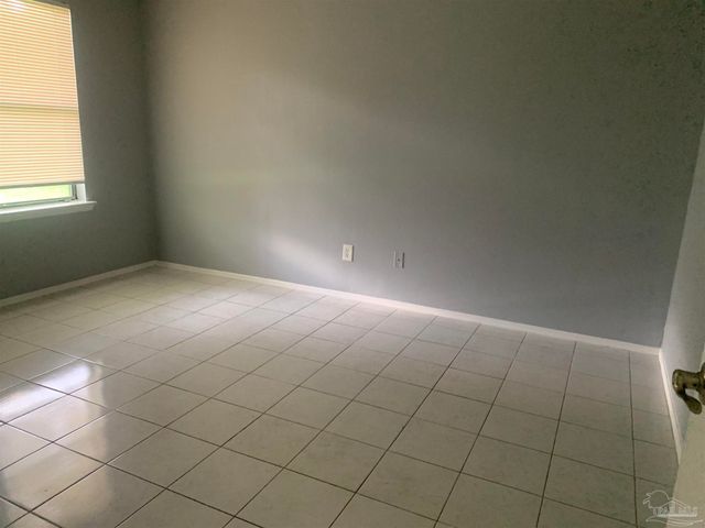6818 Tiki Ln 3, Pensacola, FL 32503