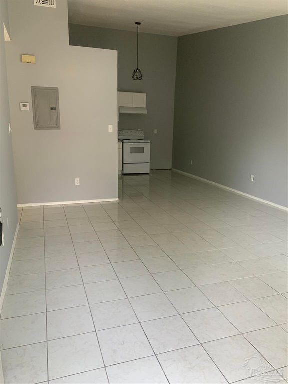 6818 Tiki Ln 3, Pensacola, FL 32503