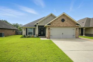 2587 Fiddlers Cir, Cantonment, FL 32533